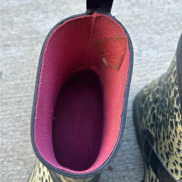 Cheetah Print Rain Boots - Picture 4 of 5